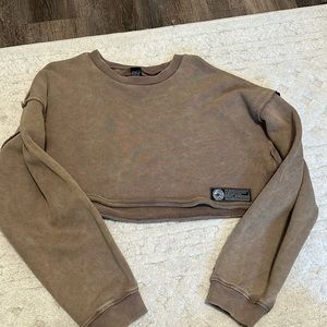 Alphalete Cropped Sweatshirt